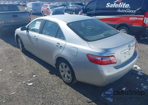 2009 Toyota Camry Le z USA, uszkodzony, nr VIN 4T1BE46K79U369157